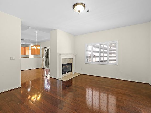 4th image of 2439 Oswego St Unit 11