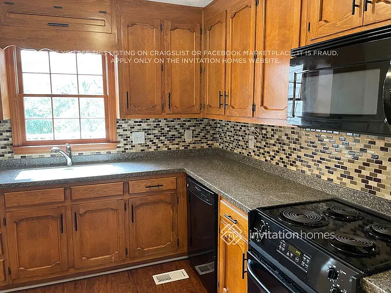 3000 Meadow Ct NW — Photo 5