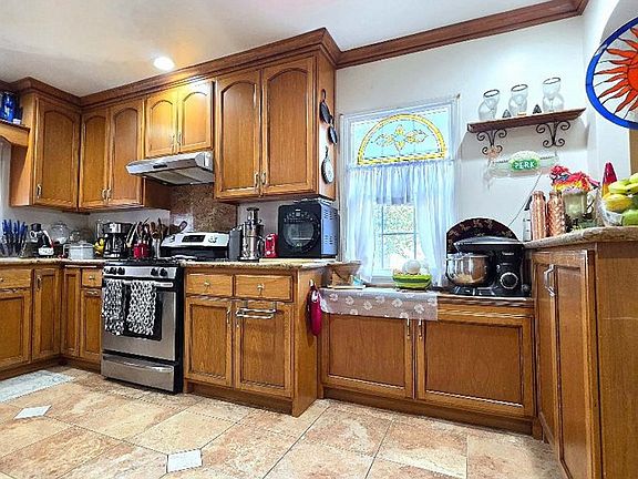 2nd image of 4902 Doreen Ave