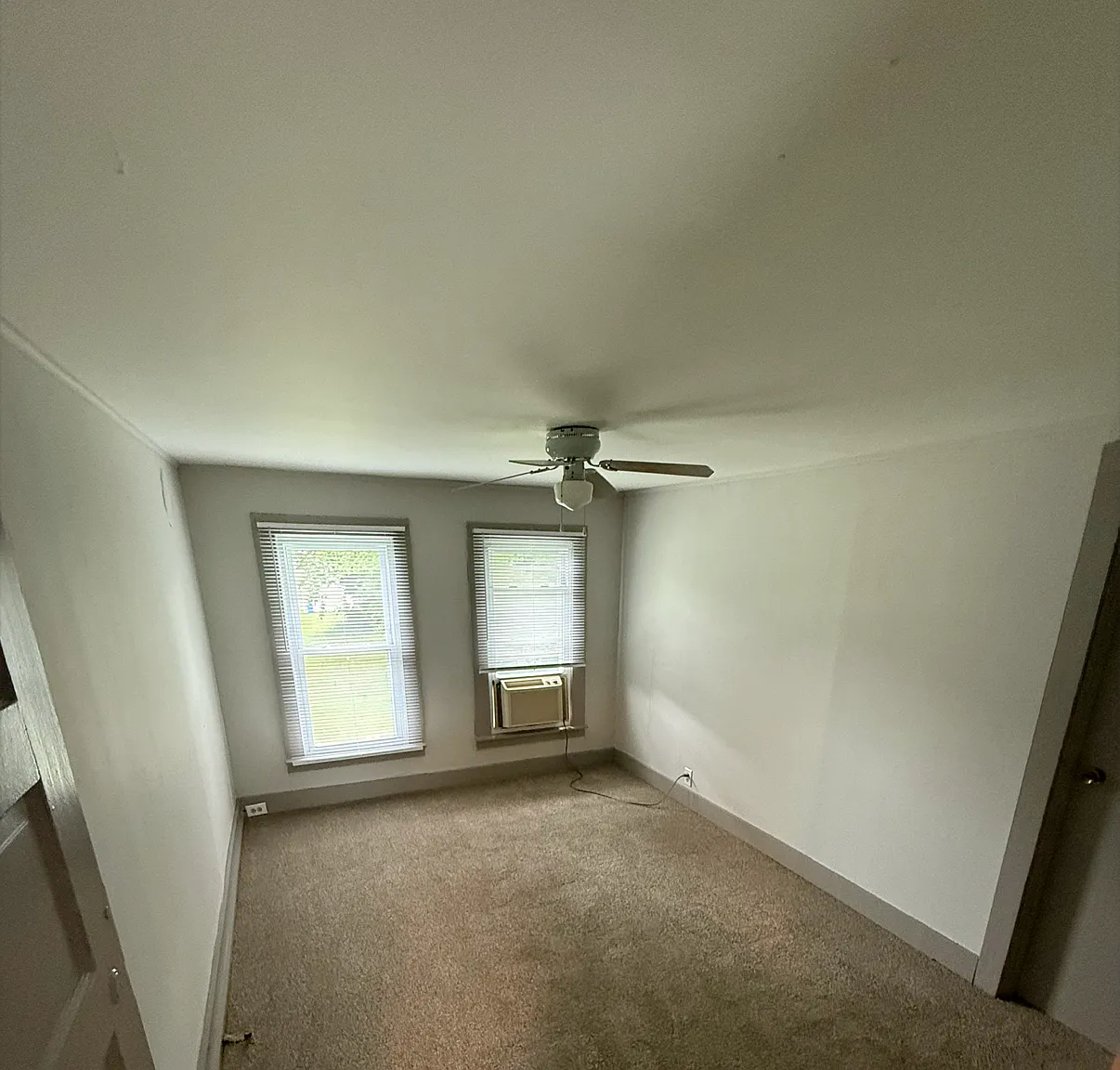 3 bed, 2.5 bath, 1624 sqft, $1,500 — Photo 2