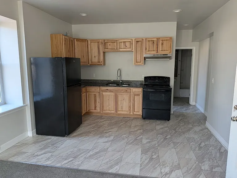 125 W Main St #2 — Photo 3