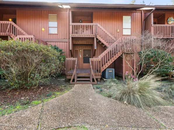 146 Lakeside Villa #J, Diamondhead, MS 39525