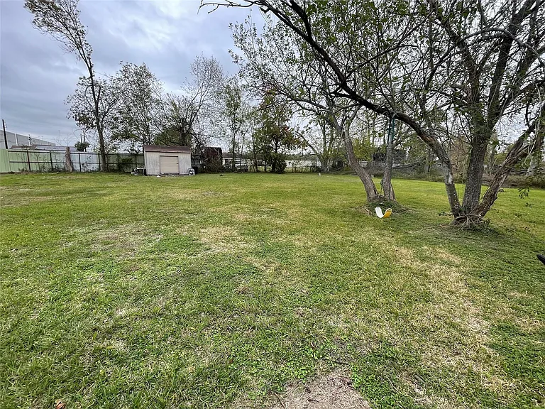 3814 Colvin St — Photo 11
