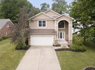 15 Minnewawa Rd, Timberlake, OH 44095