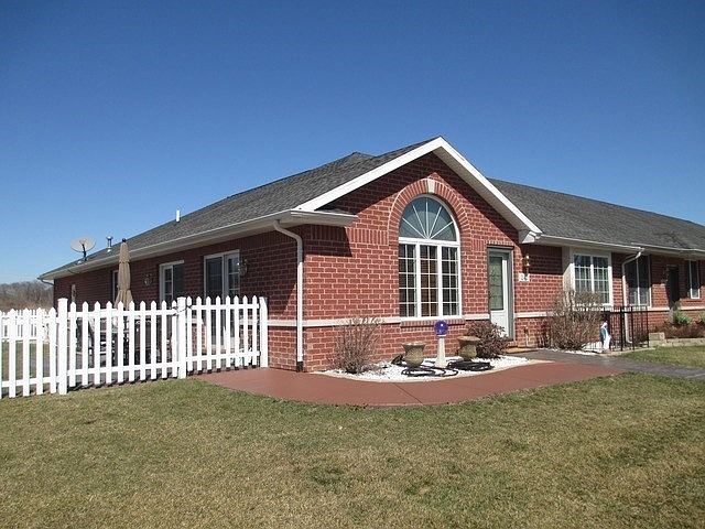 1st image of 242 Jennifer Ln