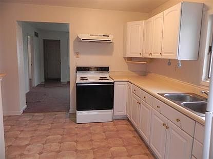 5th image of 2928 S Shore Dr