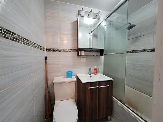 Rented by Lodger Corp | media 11