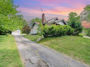 8230 Camargo Rd, Cincinnati, OH 45243