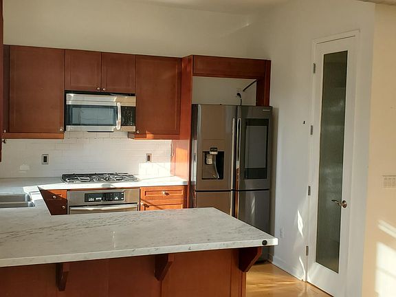 3rd image of 5350 Playa Vista Dr APT 23