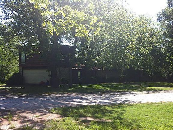 2nd image of 3022 River View Ct