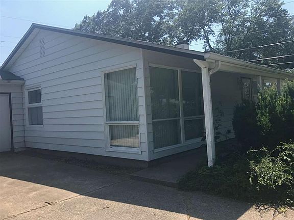 3rd image of 3414 Kent Ln