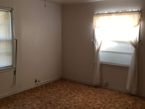 5th image of 208 12th St