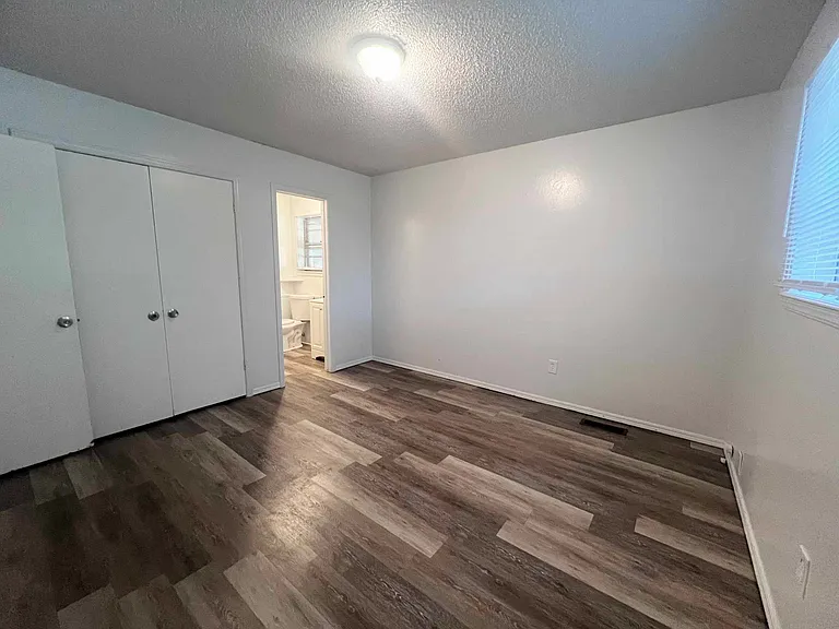 413 Meadow Lake Dr — Photo 12