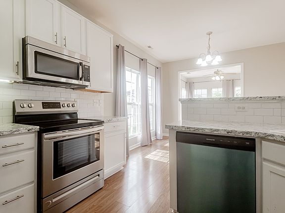 5th image of 125 Cloverwood Dr SW