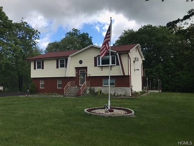1st image of 18 Wedgewood Ln