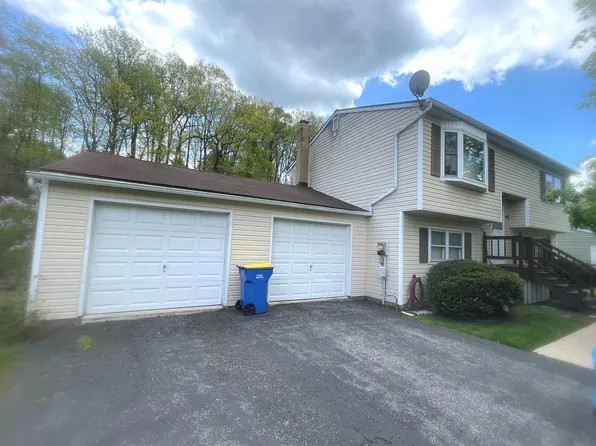 40 White Oak Ln, Etters, PA 17319