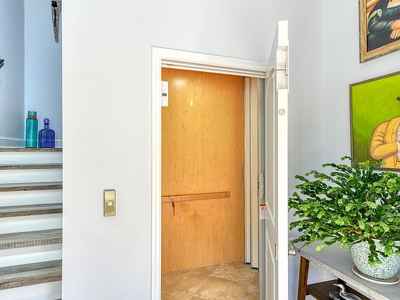 5th image of 127 Canyon Trail St