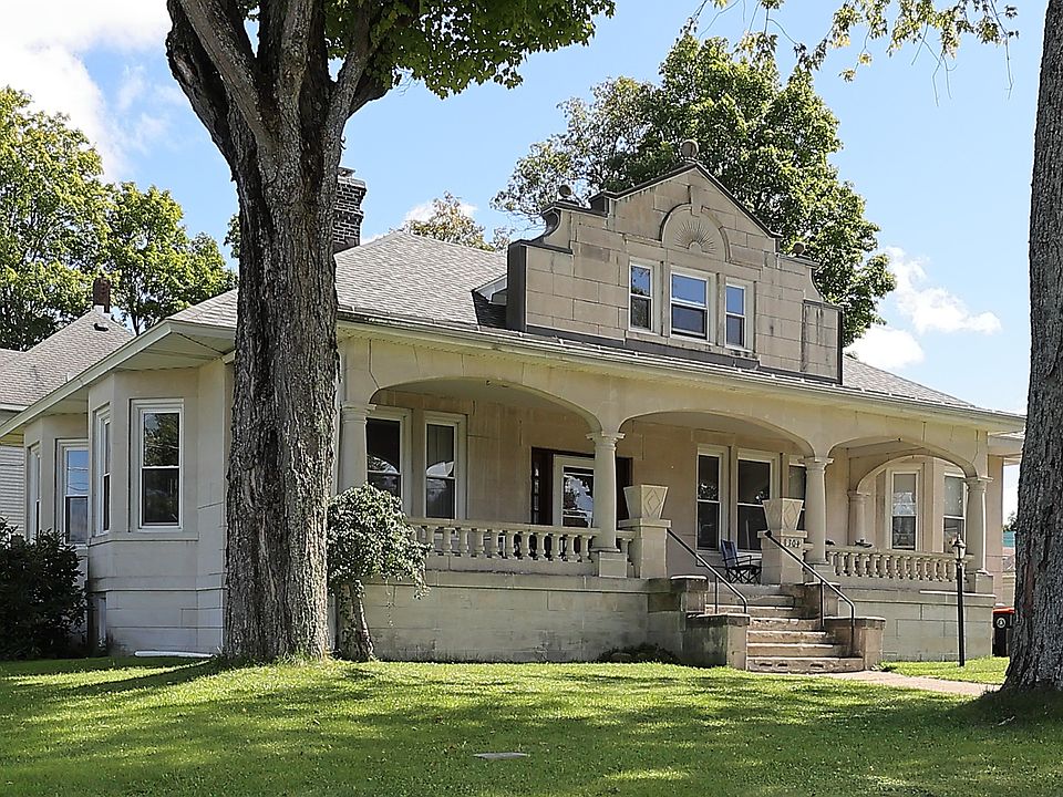 2nd image of 304 Concord St
