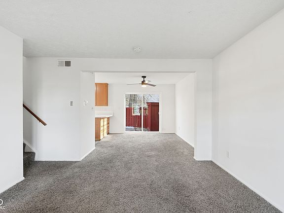 5th image of 731 Southfield Ct