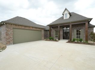 38233 Meadow Rue Dr, Prairieville, LA 70769