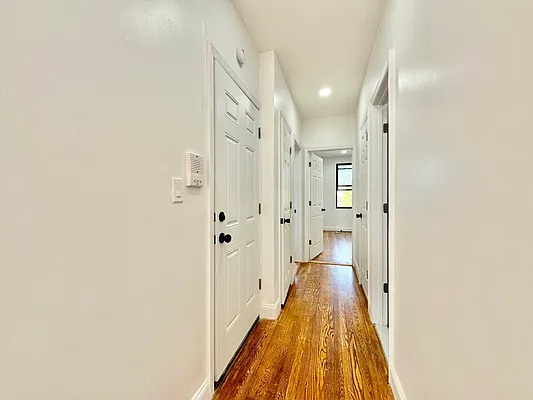 Rented by Astoria Realty | media 8