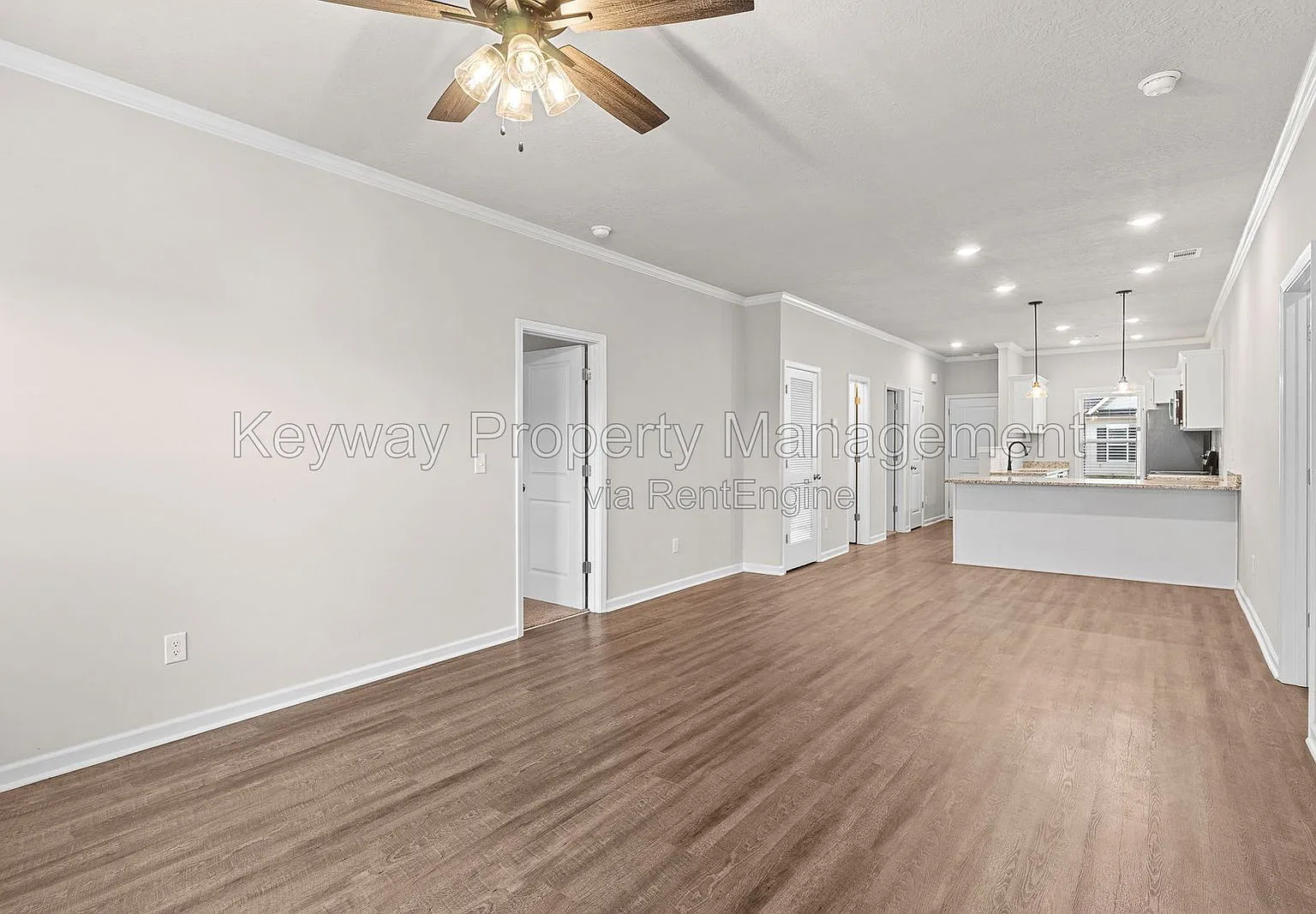 3 bed, 2.0 bath, 1310 sqft, $1,735 — Photo 3