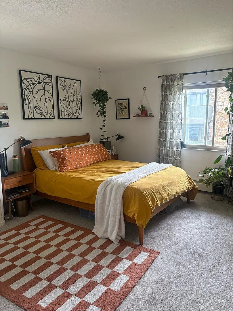 2 Bedroom Condo for Rent at Remington Post — Photo 4
