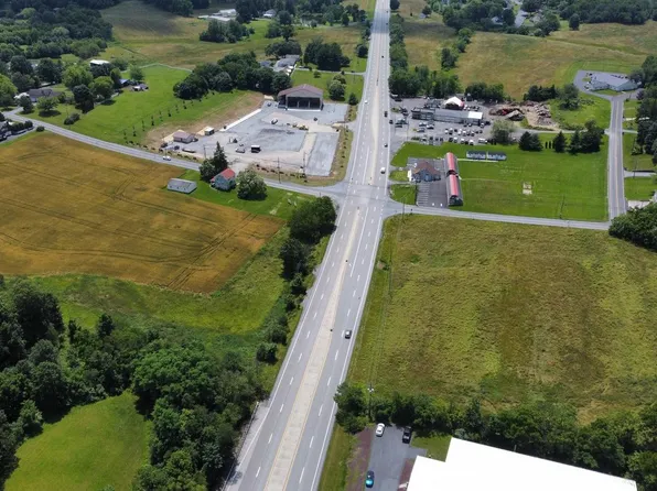 2570 Sand Beach Rd, Grantville, PA 17028