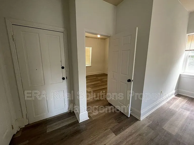 2112-2114 Kemper Ln #3 — Photo 13