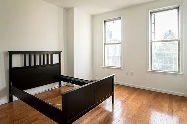 Rented by EXR | media 6