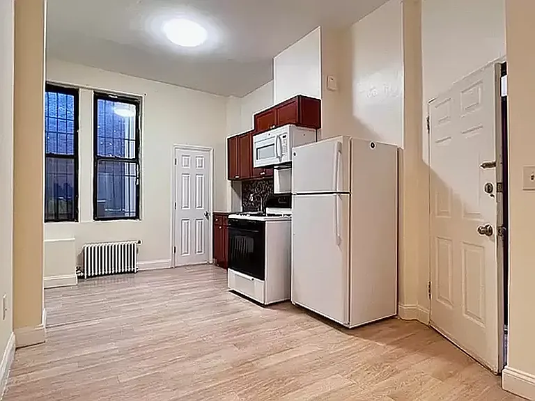 38-38 29th St #1A — Photo 1