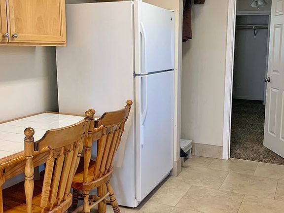 4th image of 476 7th St #C