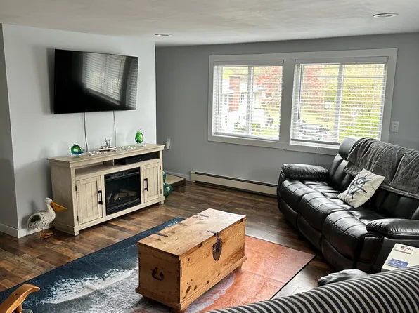 19 Kingwood St, Wareham, MA 02571