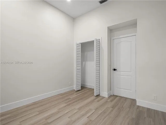 1087 Deerwood Ln — Photo 15