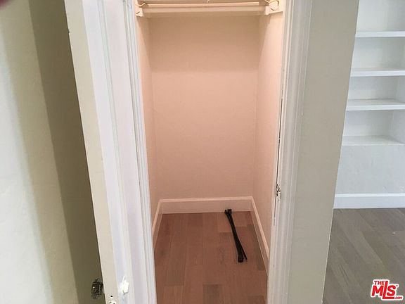 3rd image of 425 N Gardner St