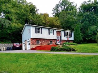 235 Goodsprings Rd, Stewartsville, NJ 08886