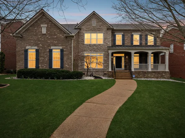 3053 Oxford Glen Dr, Franklin, TN 37067