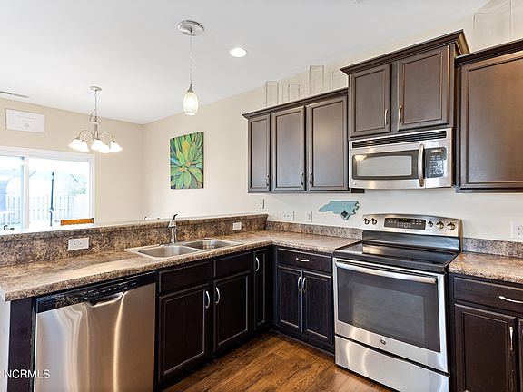 3rd image of 7142 Copperfield Ct