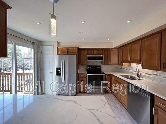 2nd image of 10201 Millstream Dr