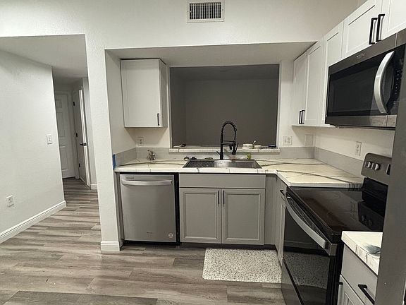 4th image of 6444 Cypressdale Dr Unit 101