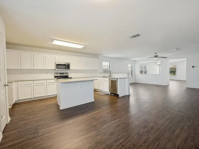8013 Hidden Oaks Dr — Photo 9