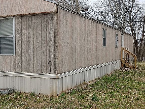 4th image of 143-147 Hadley Dr