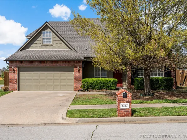 1227 W 118th St S, Jenks, OK 74037