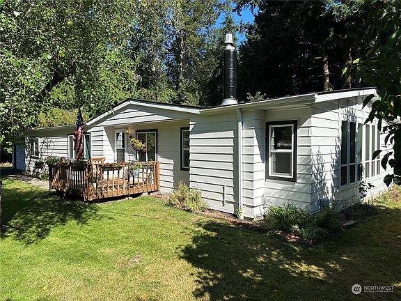 2nd image of 4002 19th Street Pl SE