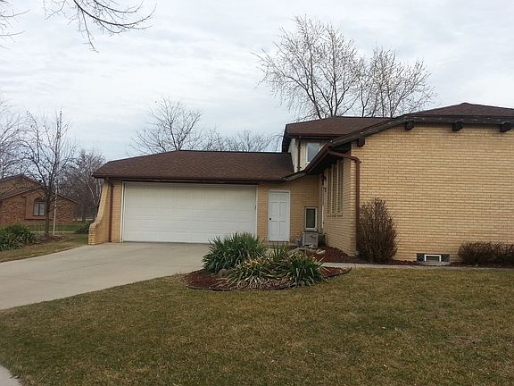 2nd image of 2255 E Hickory Dr