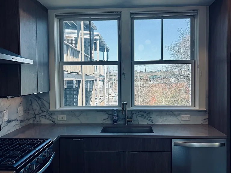 10 Spring Garden St #3 — Photo 6