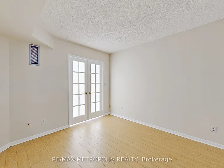 7 Carlton St #810 — Photo 25