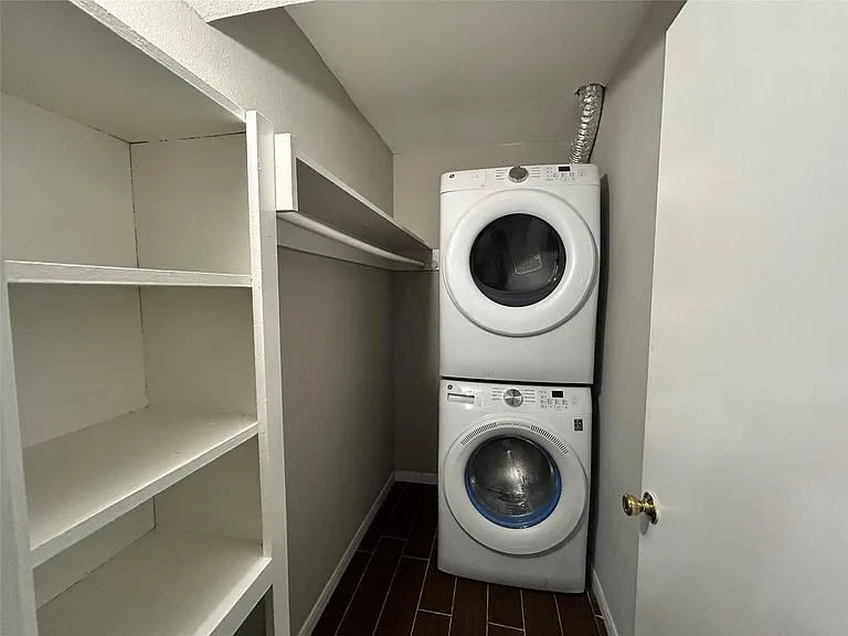 425 Emerson St #6 — Photo 9