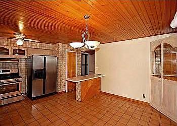 5th image of 2569 Pearsall Ave
