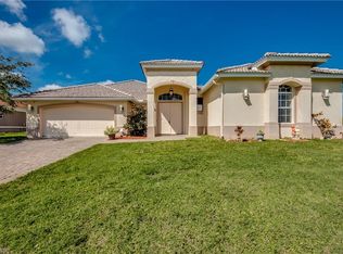 678 Mirror Lakes Ct, Lehigh Acres, FL 33974